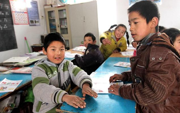 重视学生动态经常把目光聚焦在这些躲在“孤独城堡”里的孩子